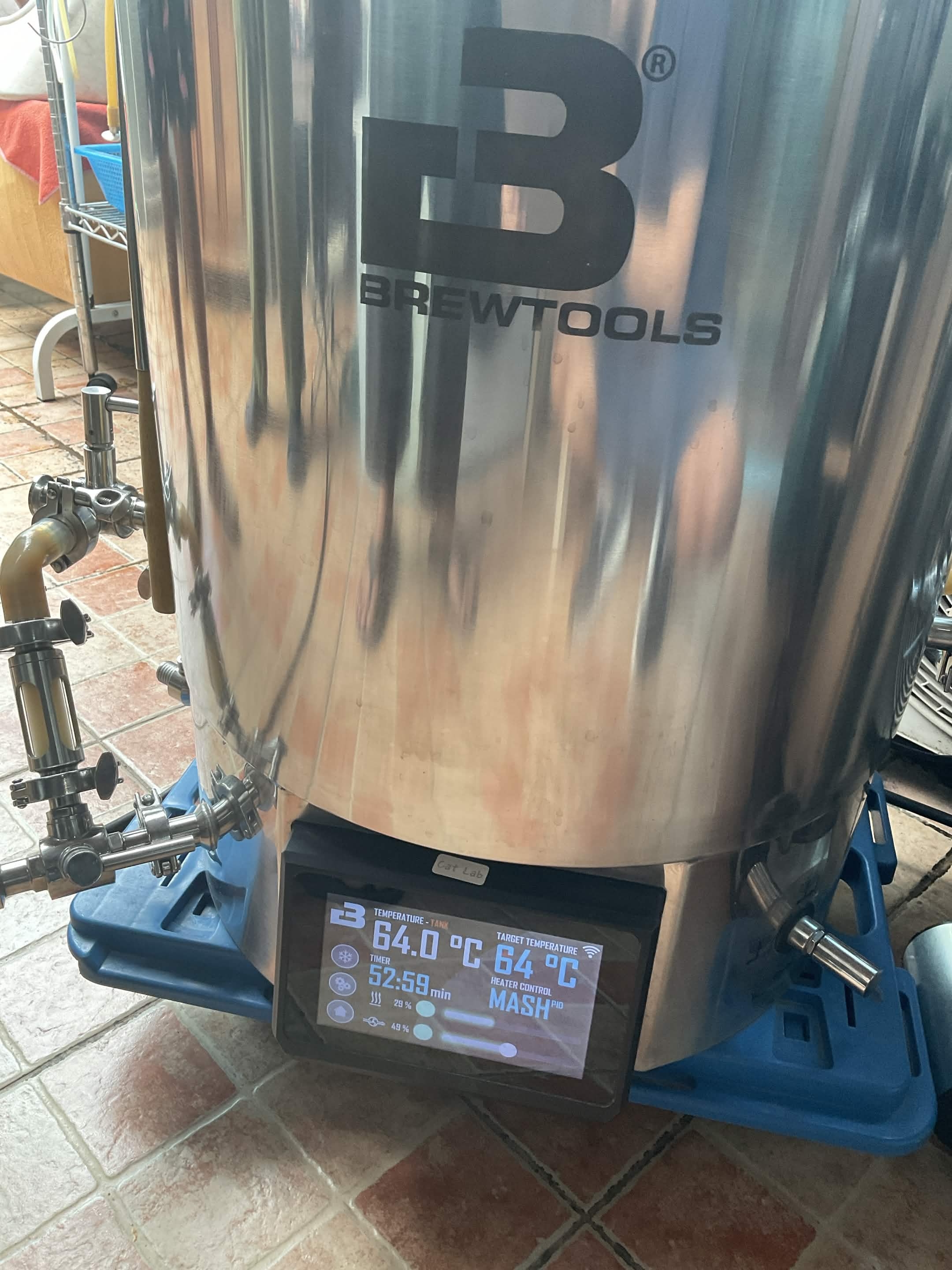 Brewtools/Brewzilla 'Cat Lab' wide shot